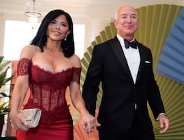 Lauren Sanchez lleva el vestido de escote más atrevido a la Casa Blanca y desata reacciones