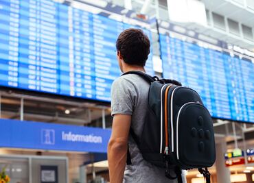 Viajes en avión: ¿Qué es el artículo personal y qué objetos están prohibidos en él?