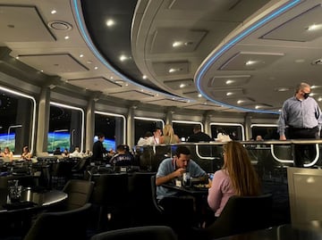 Space 220, el restaurante de Disney World para comer en el 'espacio'