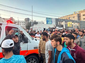 Israel confirma que bombardeó una ambulancia en Gaza y dice que era usada por Hamas