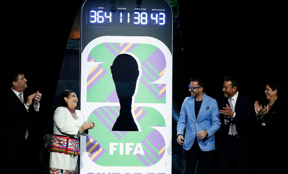 Mundial 2026: CDMX enciende reloj monumental a un año del arranque de la Copa del Mundo. EFE /Mario Guzmán