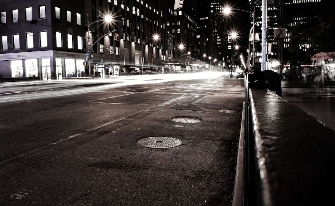 VIDEOS. ¿Quiénes son las personas que salen de las alcantarillas de Nueva York? Esto se sabe. Foto Canva