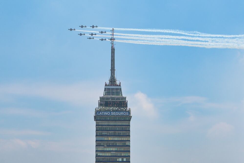 Desfile militar 16 de Septiembre. Suspenderán despegues y aterrizajes en el AICM. Horarios. Foto iStock / Eve Orea