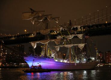 México: Piloto estadounidense manejaba el buque escuela accidentado