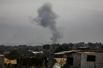 Al menos siete muertos en ataque con drones israelíes en zona humanitaria en sur de Gaza
