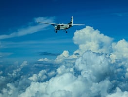 ¡Terror en el aire! Buscan avión desaparecido en Alaska con 10 personas a bordo