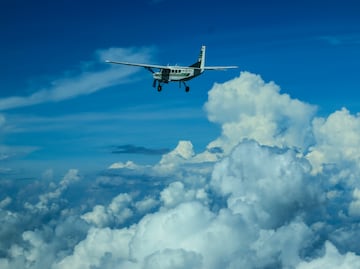 ¡Terror en el aire! Buscan avión desaparecido en Alaska con 10 personas a bordo