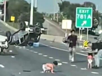 Dos niños son expulsados de un automóvil tras un choque en Texas y sobreviven. VIDEO