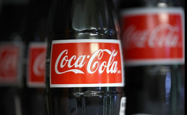 Coca-Cola retiene 9 millones de litros de bebidas tras posible contaminación