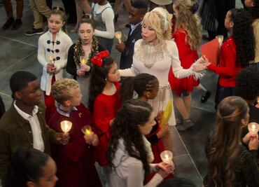 Dolly Parton aportó 1 mdd para vacuna de Moderna y así reaccionan fans