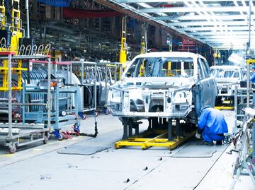 Partes de autos fabricadas en México y Canadá quedan exentas de los aranceles de Trump