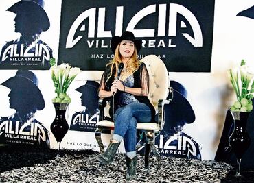 Fallece por Covid-19 el suegro de la cantante Alicia Villarreal