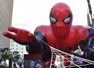 Mujer pide que retiren “demoniaca” escultura de Spider-Man de parque