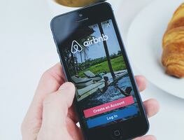 Airbnb termina con política de reembolsos para huéspedes con Covid-19