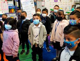 Estudiantes de California, Oregon y Washington ya no tendrán que usar cubrebocas