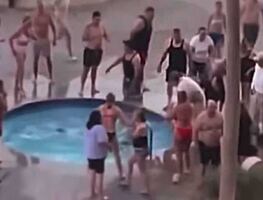 Esposa de turista que murió electrocutado en jacuzzi en México exige 1 millón de dólares