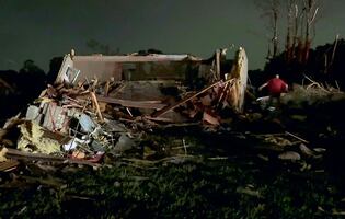 Tragedia en Estados Unidos: tormentas dejan 21 muertos y devastación en varios estados
