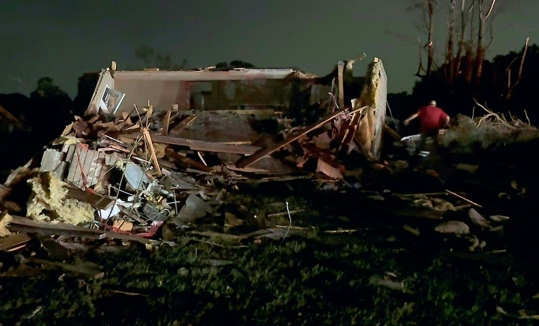 Tragedia en Estados Unidos: tormentas dejan 21 muertos y devastación en varios estados (Photo by Handout / Laurel County Fiscal Court / AFP)