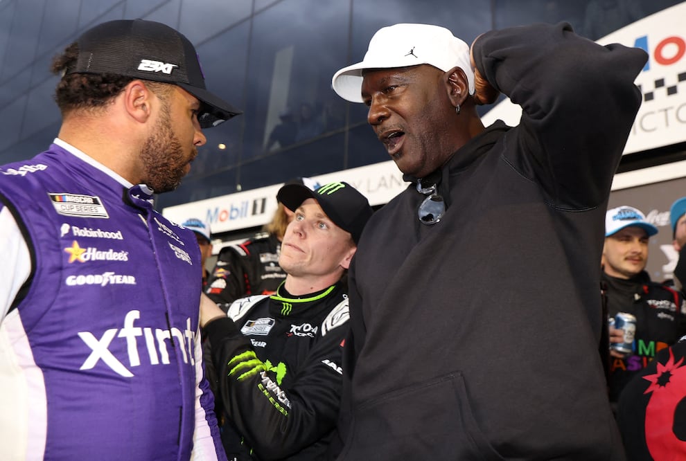 Michael Jordan genera polémica en Daytona 500 por gesto con hijo de Tyler Reddick. Foto: James Gilbert / GETTY IMAGES NORTH AMERICA / Getty Images via AFP
