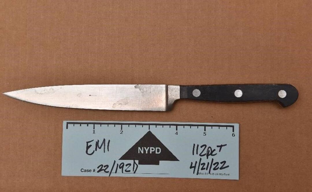 Cuchillo localizado en la escena del crimen. Foto: NYPD