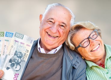 Aguinaldo 2025: Así puedes cobrar el pago si eres adulto mayor de 60 años o más