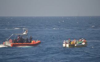 Naufraga embarcación con migrantes en Florida; hay una persona desaparecida