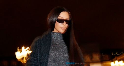 Kim Kardashian impacta con singular catsuit traslúcido en París