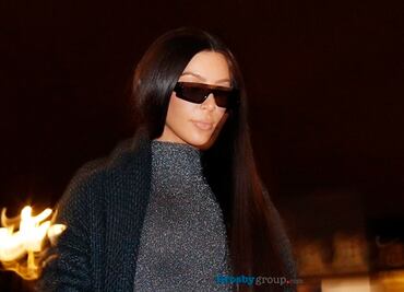 Kim Kardashian impacta con singular catsuit traslúcido en París