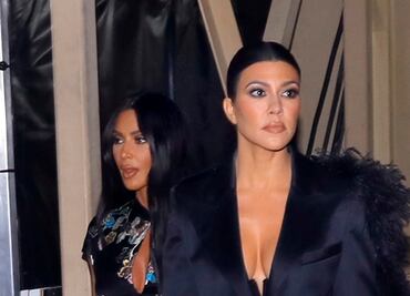 Kourtney Kardashian derrocha glamour con blazer de impacto en Las Vegas
