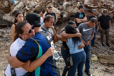 Venezuela niega reporte de sobrevivientes en La Guaira a un mes del doble sismo; pide no difundir rumores