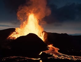 Volcán Kliuchevskoi entra en erupción horas después del megasismo en Rusia: lava y alerta en el Pacífico