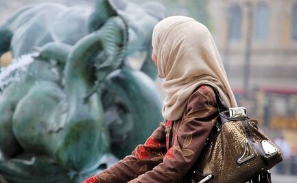 Destitución de maestra con velo musulmán desata polémica en Canadá