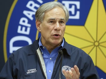 Gobernador de Texas ordena devolver a migrantes a puertos fronterizos