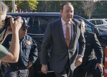 Kevin Spacey niega haber intentado seducir y tocar al actor Anthony Rapp