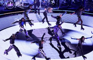 Super Bowl. Usher desata MEMES en su show con patines y sin Justin Bieber