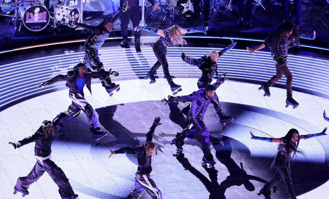Usher desata memes por su show del medio tiempo en el Super Bowl. Foto AFP