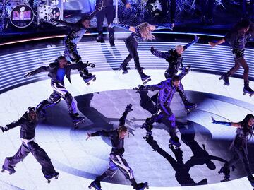 Super Bowl. Usher desata MEMES en su show con patines y sin Justin Bieber