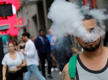 Aumenta número de muertes relacionadas con vapeo en EU; pasa de 18 a 26