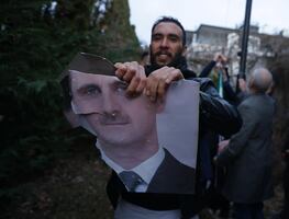 Sirios desplazados por la guerra festejan la caída de Al Asad: "Finalmente puedo volver a casa"