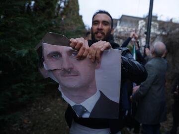 Sirios desplazados por la guerra festejan la caída de Al Asad: "Finalmente puedo volver a casa"