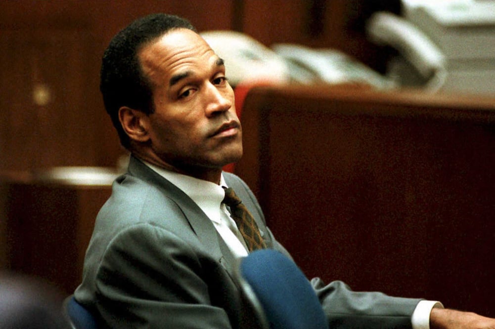 O.J. Simpson: La vida, los escándalos y el legado de una figura deportiva y mediática (Photo by POOL / AFP)