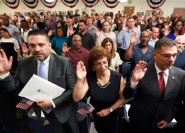 Tramitar la ciudadanía de Estados Unidos pronto sería 'más sencillo'