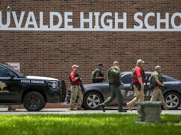 Tiroteo en Texas. Tirador entró a escuela por puerta que no estaba cerrada con llave