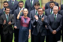 Sheinbaum entrega la bandera al Tri y les lanza un emotivo reto rumbo al Mundial 2026: “Que inspiren a millones”