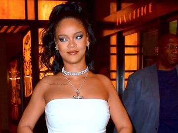 Rihanna sorprende con sesión en lencería en Instagram