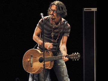 Johnny Depp sorprende en show junto a Jeff Beck en Inglaterra (video)