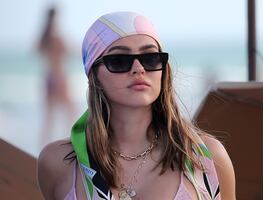 Novia de Scott Disick se luce en diminuto bikini en Miami