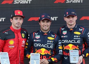 Mexicano 'Checo' Pérez gana el sprint de Azerbaiyán; Alonso fue sexto