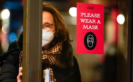 El estado de Nueva York levanta mandato de cubrebocas en interiores para empresas