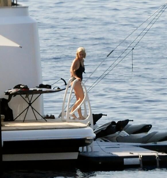 Katy Perry se luce en traje de baño durante sus vacaciones en Mallorca